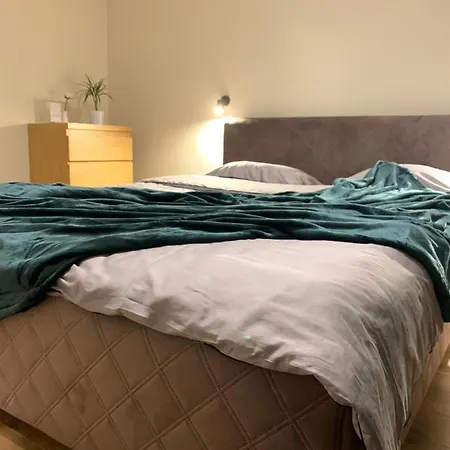 Staadioni דירה *